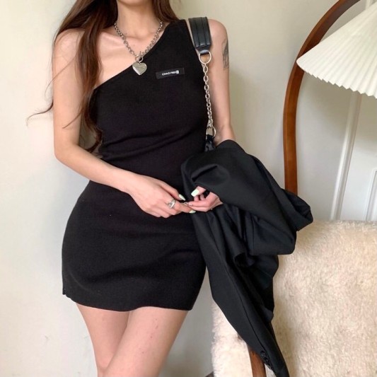 针织修身性感斜肩连衣裙